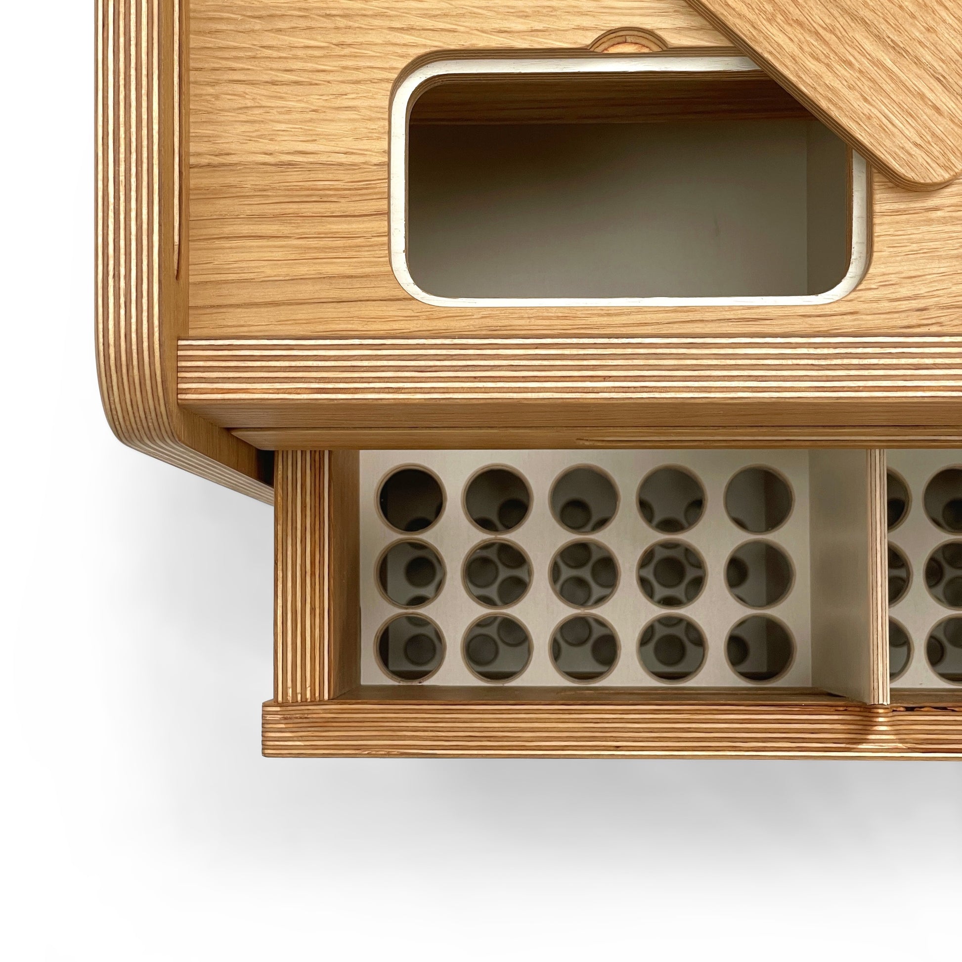 Oak Brickle Bach - LEGO sorting and filtration detail