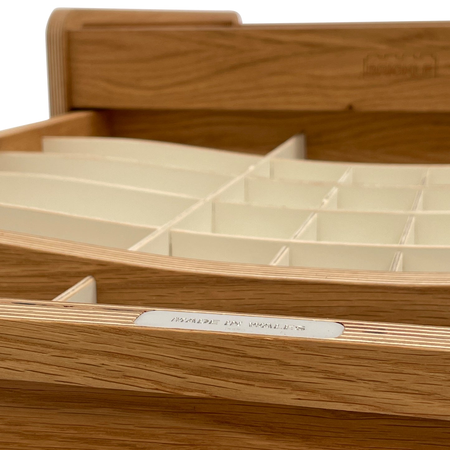 Oak Brickle Bach - Premium LEGO Storage detail
